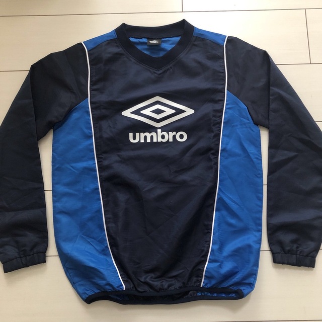 UMBRO(アンブロ)のkanoryu様専用アンブロumbro☆サッカー防風撥水ピステ【S】☆ スポーツ/アウトドアのサッカー/フットサル(ウェア)の商品写真