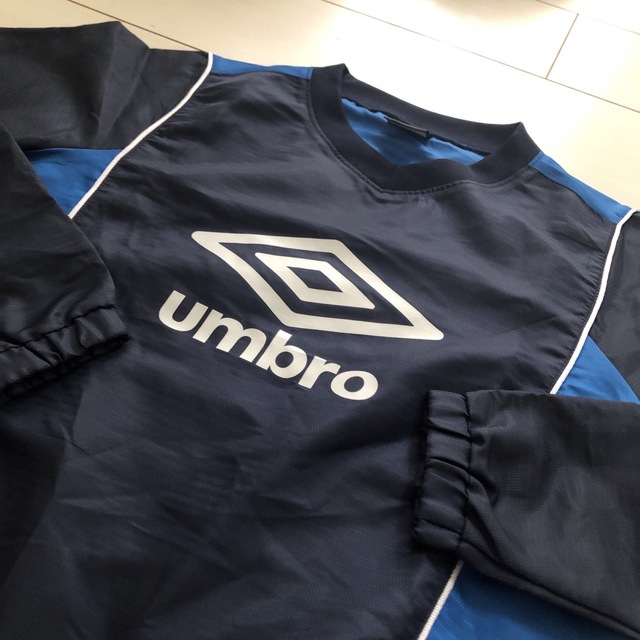 UMBRO(アンブロ)のkanoryu様専用アンブロumbro☆サッカー防風撥水ピステ【S】☆ スポーツ/アウトドアのサッカー/フットサル(ウェア)の商品写真