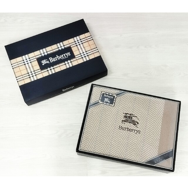 BURBERRY(バーバリー)の決算セール【新品未使用】Burberry バーバリー タオルケット キッズ/ベビー/マタニティの寝具/家具(タオルケット)の商品写真