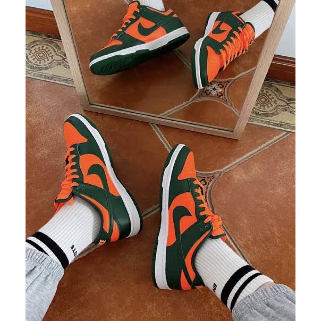 靴/シューズ22年　NIKE DUNK LOW"MIAMI HURRICANES"