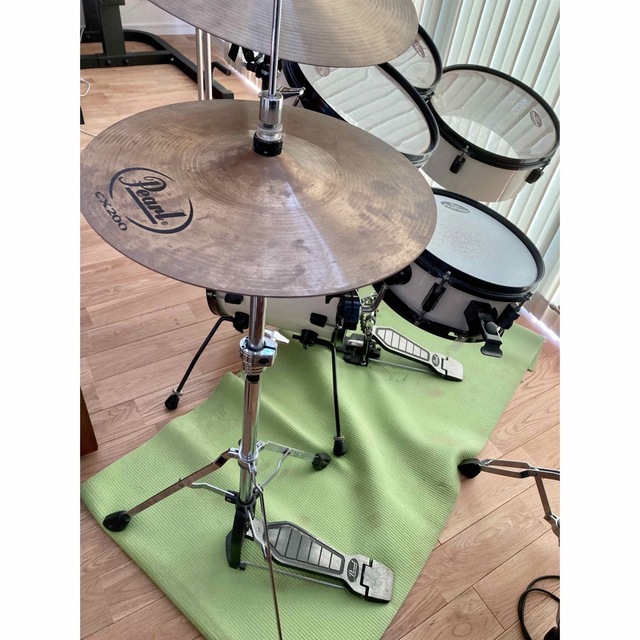 練習用　生ドラムセット　防音具付き　キャリーケース付き 楽器のドラム(その他)の商品写真