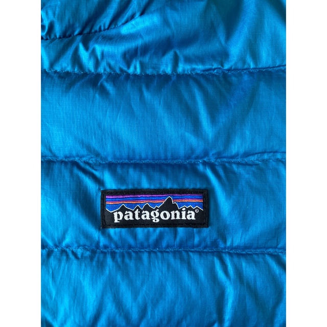 patagonia(パタゴニア)のPatagonia リバーシブルダウンジャケット 3T キッズ/ベビー/マタニティのキッズ服男の子用(90cm~)(ジャケット/上着)の商品写真