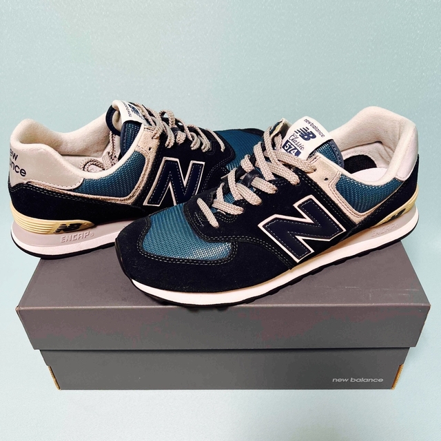 New Balance(ニューバランス)のnew balance 574 美品 中敷、靴紐、純正新品交換発送 28.0㎝ メンズの靴/シューズ(スニーカー)の商品写真