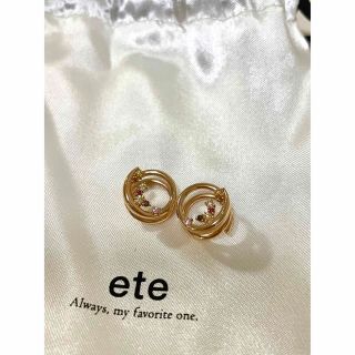 エテ(ete)のete  クレセントムーン リバーシブル ループイヤリング(イヤリング)