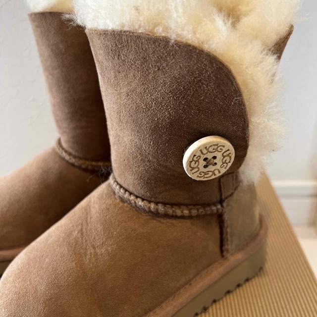 新品 未使用 UGG キッズ  ブーツ