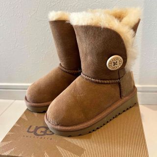 アグ(UGG)の新品未使用UGG キッズムートンブーツ(ブーツ)