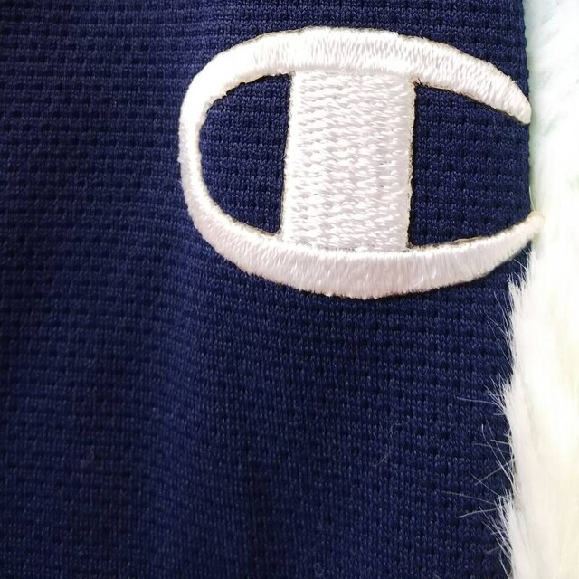 Champion(チャンピオン)の【やまゆき様専用】ハーフパンツ　メンズ　蛍光ライン　ワンポイント　ロゴ刺繍 メンズのパンツ(ショートパンツ)の商品写真