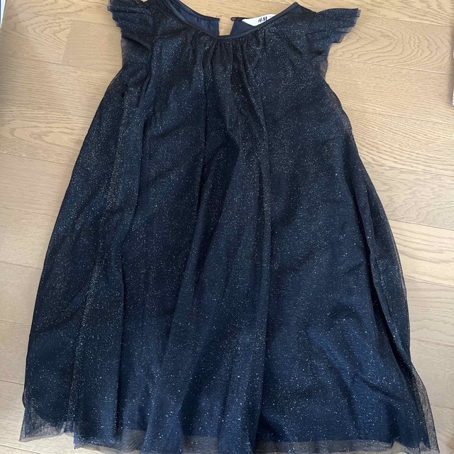 H&M(エイチアンドエム)のh&mワンピース128サイズ キッズ/ベビー/マタニティのキッズ服女の子用(90cm~)(ワンピース)の商品写真