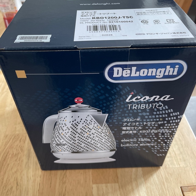 DeLonghi(デロンギ)のDeLonghi 電気ケトル KBO1200J-TSC スマホ/家電/カメラの生活家電(電気ケトル)の商品写真