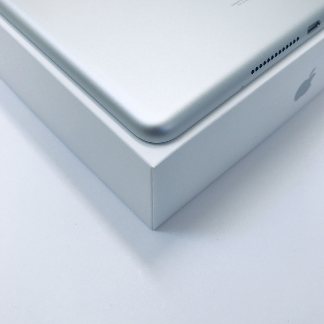 iPad - Apple iPad第6世代 Wi-Fi 32GB美品の通販 by なお's shop|アイ