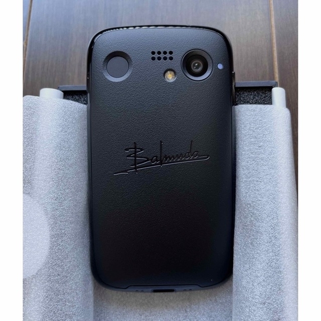 BALMUDA(バルミューダ)の【新品未使用】バルミューダ フォン BALMUDA Phone ソフトバンク版 スマホ/家電/カメラのスマートフォン/携帯電話(スマートフォン本体)の商品写真