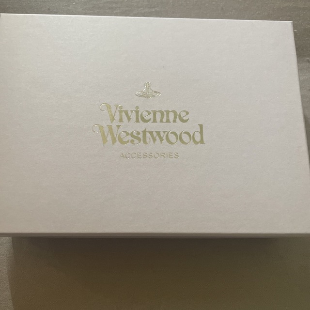 Vivienne Westwood(ヴィヴィアンウエストウッド)のヴィヴィアンウエストウッド　パスケース　ブラック メンズのファッション小物(名刺入れ/定期入れ)の商品写真