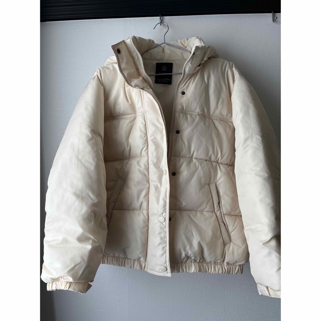 w closet(ダブルクローゼット)のｗ closetダウンナチュラルホワイト寒いから値下げ！ レディースのジャケット/アウター(ダウンジャケット)の商品写真