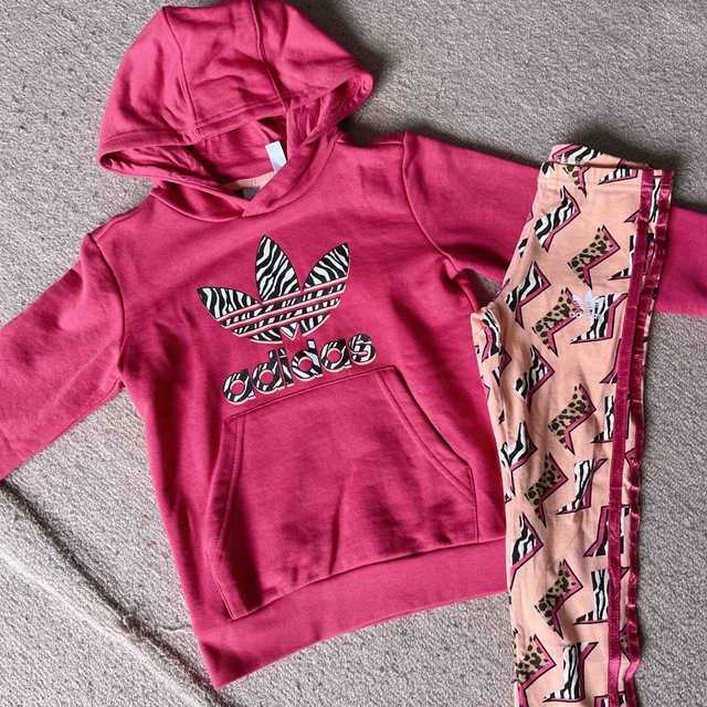 adidas(アディダス)のadidas セットアップ キッズ/ベビー/マタニティのキッズ服女の子用(90cm~)(Tシャツ/カットソー)の商品写真