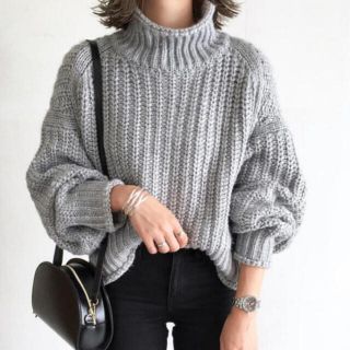 エイチアンドエム(H&M)のH&M　チャンキーニット　グレー　美品　ハイネック　ざっくりニット(ニット/セーター)