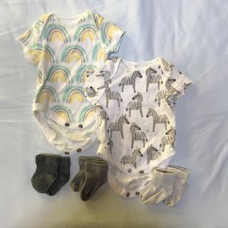 ネクスト(NEXT)の【専用】next baby 　first size 2着+靴下3足（新生児用）(ロンパース)