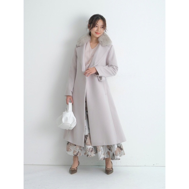 新品✨JUSGLITTY ファー付きバックボリュームコート www.portonews.com