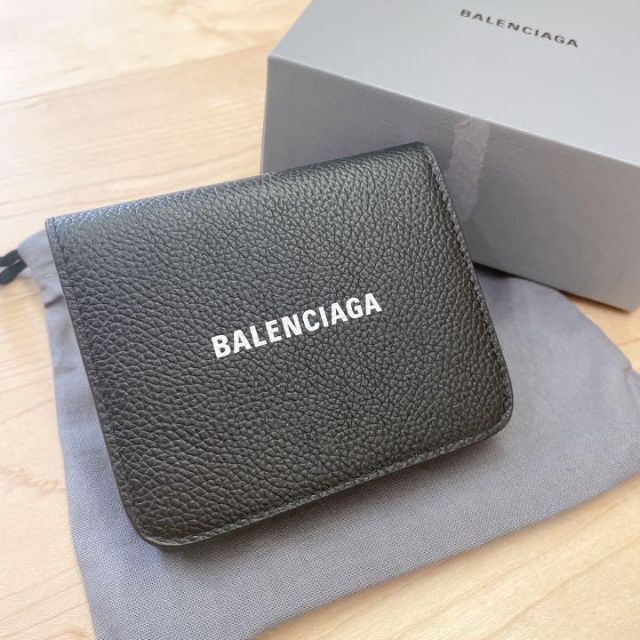 サイトでお買い 【新品未使用】BALENCIAGA 三つ折り ゴールドボタン 黒