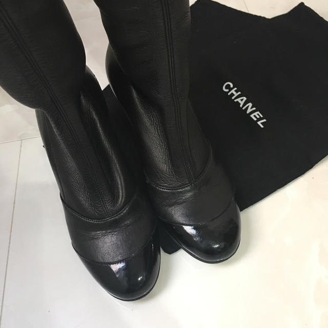 CHANEL(シャネル)のシャネル正規品ブーツ34ハーフ レディースの靴/シューズ(ブーツ)の商品写真