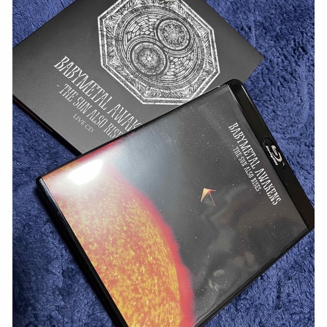 BABYMETAL(ベビーメタル)のBABYMETAL AWAKENS - THE SUN ALSO RISES  エンタメ/ホビーのDVD/ブルーレイ(ミュージック)の商品写真