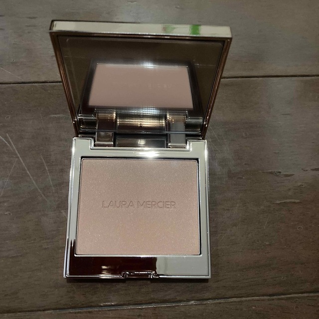 laura mercier(ローラメルシエ)のまみ様専用♥️ コスメ/美容のベースメイク/化粧品(チーク)の商品写真