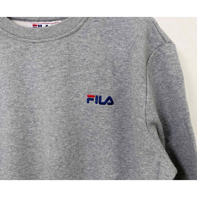 FILA(フィラ)の新品 XL ★ FILA 裏起毛 スウェット トレーナー グレー ロゴ 刺繍 レディースのトップス(トレーナー/スウェット)の商品写真