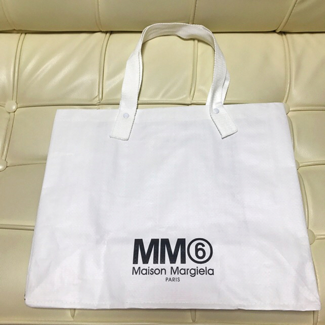 MM6(エムエムシックス)の送料込 MM6 ショップバッグ 大 レディースのバッグ(ショップ袋)の商品写真