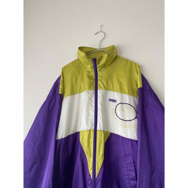 PUMA(プーマ)のPUMA 90s ナイロンジャケット ロゴ刺繍 紫 黄色 白 銀タグ メンズのジャケット/アウター(ナイロンジャケット)の商品写真