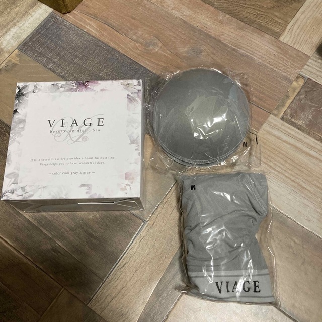 VIAGE(ヴィアージュ)のVIAGEナイトブラ レディースの下着/アンダーウェア(ブラ)の商品写真