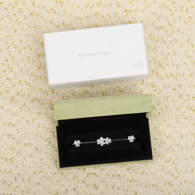 美品 Van Cleef & Arpels ブレスレット - www.husnususlu.com