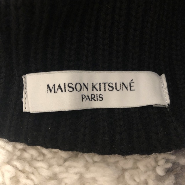 MAISON KITSUNE'(メゾンキツネ)のメゾンキツネ フォックスヘッド ニット帽 レディースの帽子(ニット帽/ビーニー)の商品写真