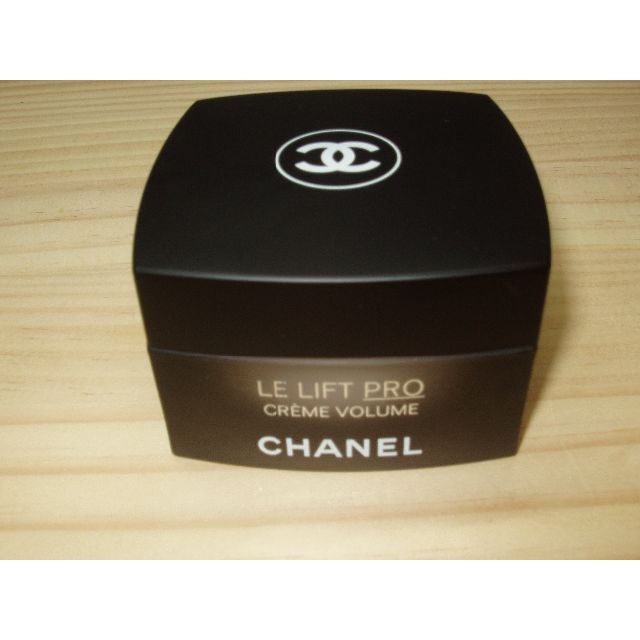 CHANEL シャネル LL プロ クレーム USED