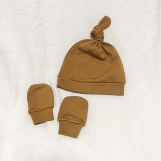 キャメルブラウン【新品】茶色コットンベビー帽子+ベビーミトン赤ちゃん新生児(帽子)