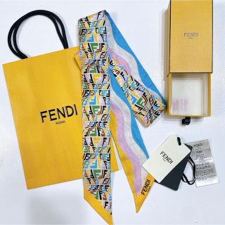 ポケットいっぱい フェンディ FENDI ラッピー ツイリー ミッツァ