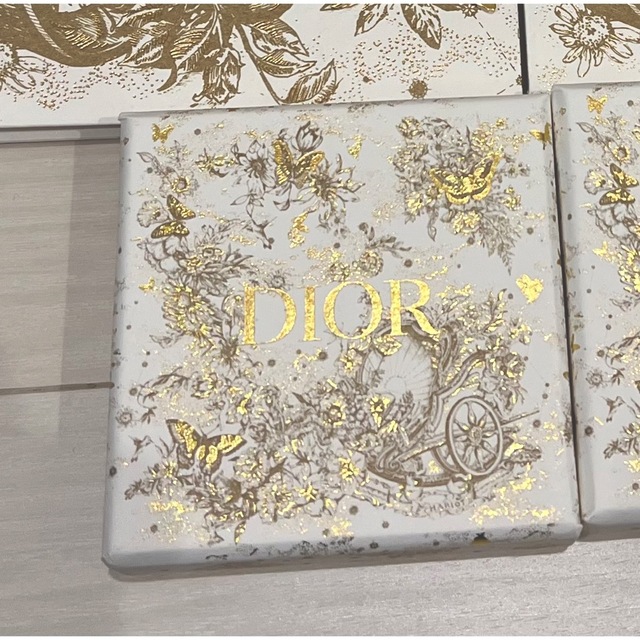 Dior(ディオール)の【2021年クリスマス限定】ディオール　空箱 インテリア/住まい/日用品のインテリア小物(小物入れ)の商品写真