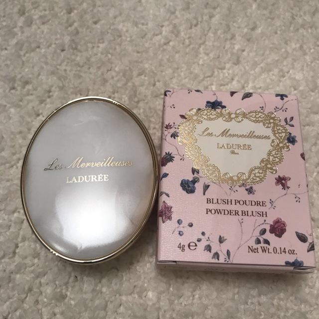 Les Merveilleuses LADUREE(レメルヴェイユーズラデュレ)のレメルヴェイユーズ　ラデュレ　チークカラー コスメ/美容のメイク道具/ケアグッズ(チーク/フェイスブラシ)の商品写真