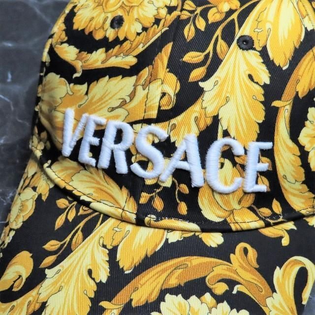 VERSACE(ヴェルサーチ)の新品VERSACEキャップ黒ハットヴェルサーチェ派手メンズGUCCIルイヴィトン メンズの帽子(キャップ)の商品写真