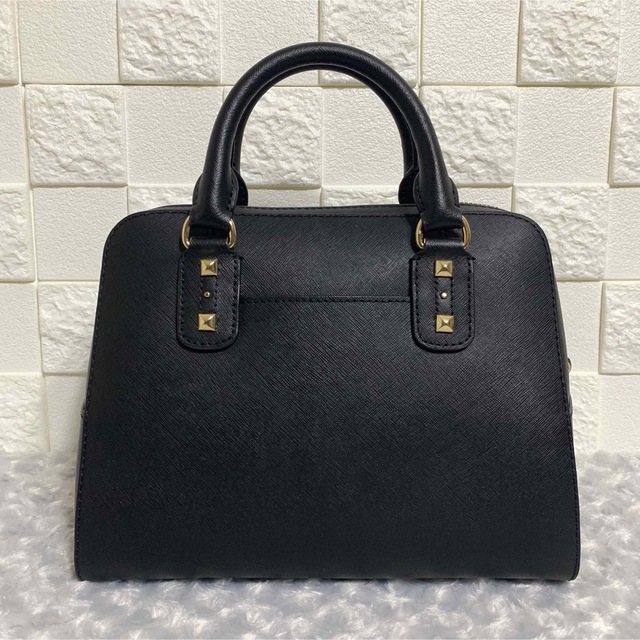 Michael Kors(マイケルコース)の【超美品】マイケルコース  ショルダーバッグ　ハンドバッグ　スタッズ　サッチェル レディースのバッグ(ショルダーバッグ)の商品写真