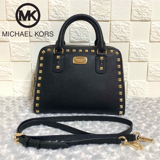 Michael Kors(マイケルコース)の【超美品】マイケルコース  ショルダーバッグ　ハンドバッグ　スタッズ　サッチェル レディースのバッグ(ショルダーバッグ)の商品写真