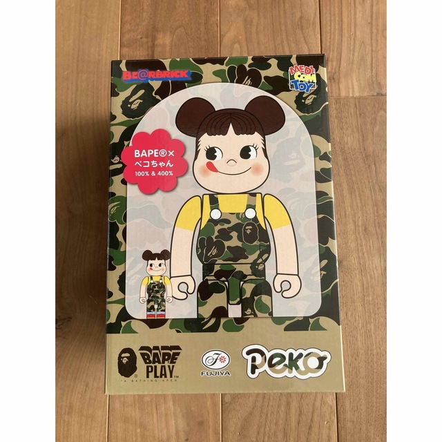 BE＠RBRICK  BAPE(R) × ペコちゃん ベアブリック