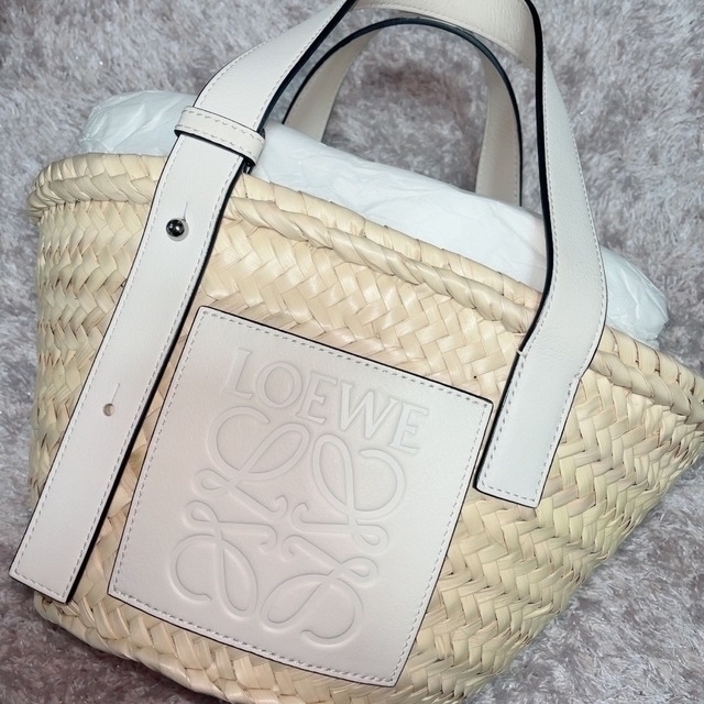 LOEWE ロエベ　かごバッグ　Small basket bag ホワイト