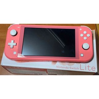 ニンテンドースイッチ(Nintendo Switch)のSwitch Lite コーラル(携帯用ゲーム機本体)