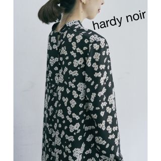 アルディーノアール(HARDY NOIR)のhardy noir フラワープリントウシロタイワンピース(ロングワンピース/マキシワンピース)