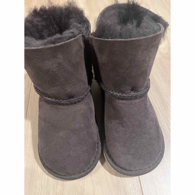 UGG(アグ)のUGG♡ベビームートンブーツ キッズ/ベビー/マタニティのベビー靴/シューズ(~14cm)(ブーツ)の商品写真