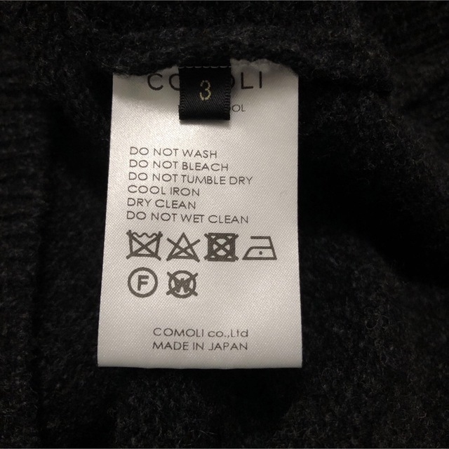 COMOLI(コモリ)のCOMOLI ラムズウール クルーネック ニットセーター 3 チャコール メンズのトップス(ニット/セーター)の商品写真