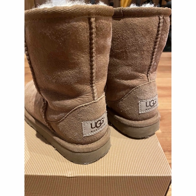 UGG(アグ)のUGGムートンブーツ18.5cm キッズ/ベビー/マタニティのキッズ靴/シューズ(15cm~)(ブーツ)の商品写真