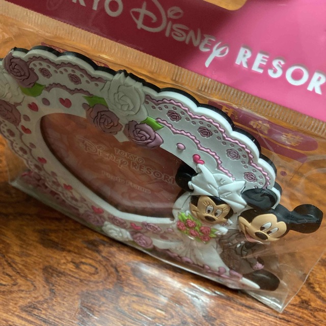 Disney(ディズニー)のTDR  ミキミニ　フォトフレームマグネット　ウエディング　ハート　新品 エンタメ/ホビーのおもちゃ/ぬいぐるみ(キャラクターグッズ)の商品写真