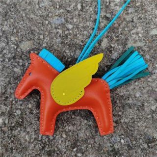 ペガサスバッグチャーム　キーチェーン　タッセルペンダント　オレンジ　イエロー(チャーム)