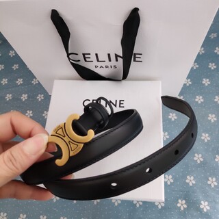 celine - 人気美品❁✨セリーヌ☆　素敵ベルト  本革　 ロゴバックル　レディース