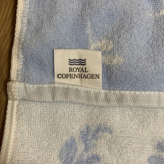 ROYAL COPENHAGEN(ロイヤルコペンハーゲン)の⭐︎ロイヤルコペンハーゲン　フェイスタオル1枚 インテリア/住まい/日用品の日用品/生活雑貨/旅行(タオル/バス用品)の商品写真